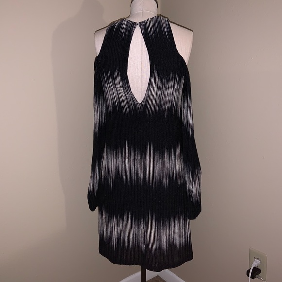 ZARA Cold Shoulder Black & White Shift Dress - Picture 3 of 6